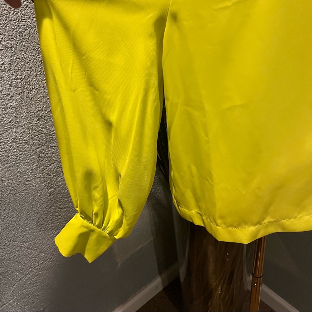 🌼NWT MARLED BRIGHT YELLOW BLOUSE SIZE LARGE 🌼 - Picture 2 of 7
